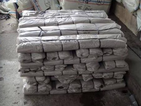 Plastik PE dalam kemasan gulungan siap kirim